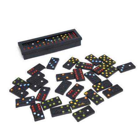 O jogo de dominó tem 28 peças diferentes. As peças são retangulares e cada  uma é dividida em dois 