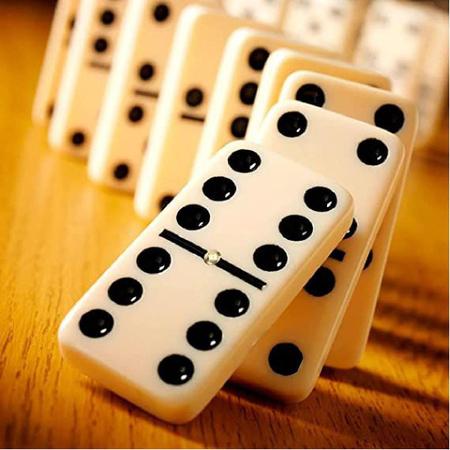 Jogo Dominó Clássico - Estojo Com 28 Peças Dominoes One Tabacaria Atacado -  Sua distribuidora de confiança Jogo Dominó Clássico Decoração / Presentes  Atacado