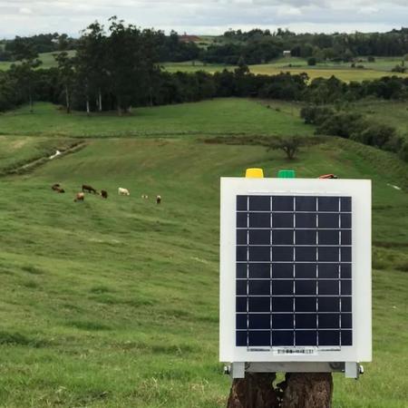 Imagem de Eletrificador Solar 12v Cerca Rural 35km Zs20Bi C/ Bateria 0,31 Joules Zebu