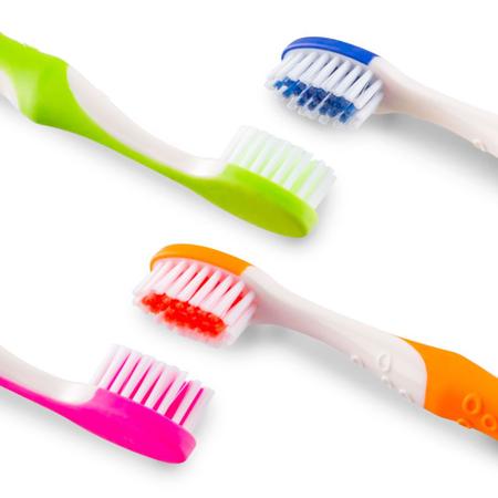 Imagem de Escova Dental Kids Clear UP Cerdas Super Macias 6+ Anos com Capa Protetora Cores Sortidas 1 Unidade