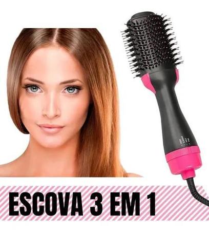 Cabeleireiro seca e modela o cabelo com um secador de cabelo no