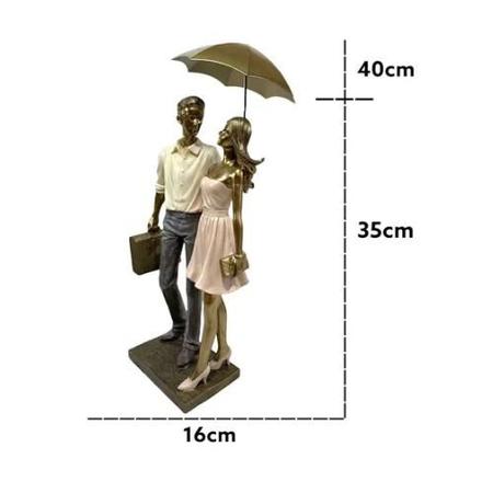 Imagem de Escultura Família Casal Guarda-chuva E Mala Em Resina 40cm
