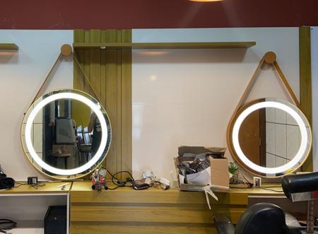 Imagem de Espelho Adnet Com Iluminação LED 4000K 62cm + Pino Pendurador - Mostarda - Garbo&Aloísio