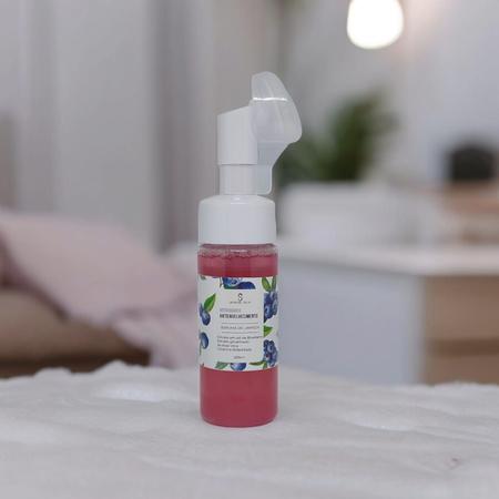 Imagem de Espuma de Limpeza Facial Antioxidante de Blueberry com Óleo de Rosa Mosqueta