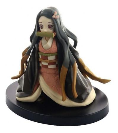 Boneca Colecionável Nezuko Kamado Demon Slayer Base Decorada