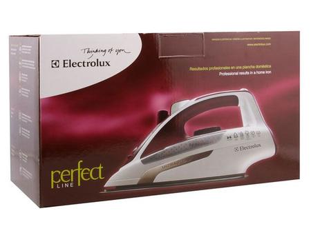 Imagem de Ferro a Vapor Electrolux Perfect Line SIP10 Vinho 