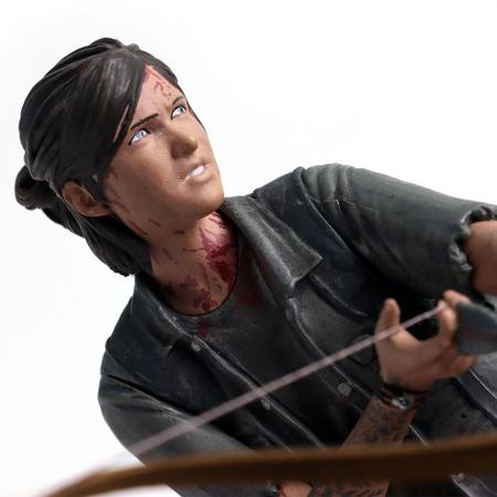 Figure - the last of us ii - ellie com o arco(with bow) - Dark Horse -  Colecionáveis - Magazine Luiza