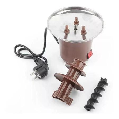 Imagem de Fonte de Chocolate em Cascata de 3 Andares Fácil de Usar Cor Marrom 110V: Um Espetáculo para os Sentidos