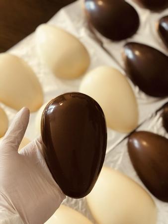 Imagem de Forma Ovo de Pascoa (15,5 x 5 - Média 350g) Bolo Ovo Colher Bolovo Chocolate - Aluminio