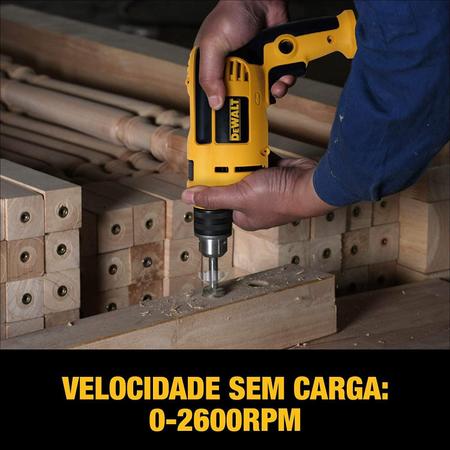 Imagem de Furadeira Parafusadeira 1/2 710W Dewalt + Maleta E 5 Brocas