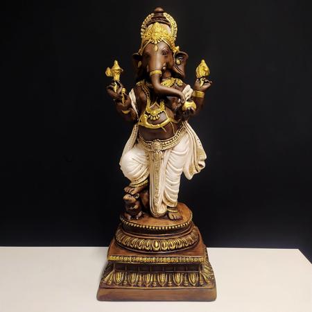Imagem de Ganesha em pé na base envelhecida com branco 60cm