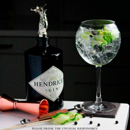 Gin Escocês Hendrick's Dry 750ml 6 Unidades Imagem de Gin Escocês Hendrick's Dry 750ml 6 Unidades