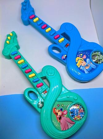 Imagem de Guitarra Mágica Musical Infantil Princesas Disney para Meninas Violão a Pilha Brinquedo Crianças Toca Som Musica