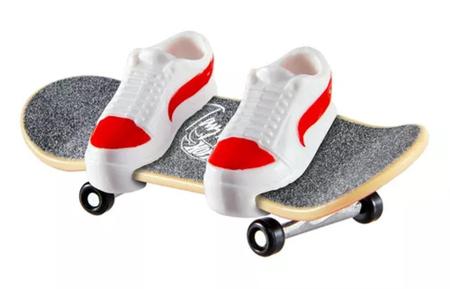 Hot Wheels Skate De Dedo Com Tenis Aranha Fantasma