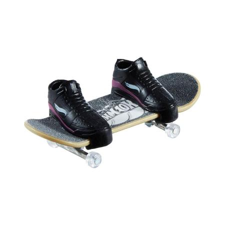 Hot Wheels - Skateboard com Tênis - Mattel