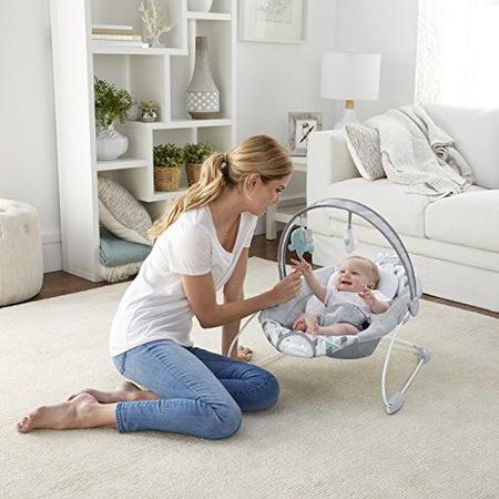 Imagem de Ingenuity SmartBounce Assento de segurança de bebê automático com música, sons da natureza, barra removível e 2 bebês de pelúcia - Chadwick