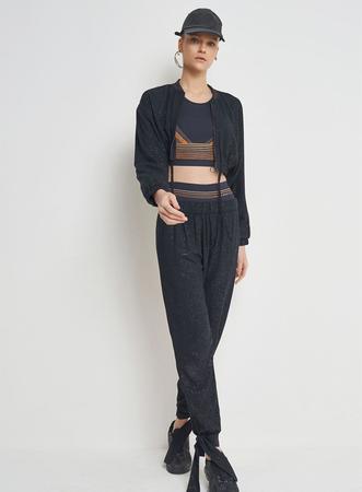 Jaqueta Cropped Com Brilho Sport Style - Allure Vestimenta Imagem de Jaqueta Cropped Com Brilho Sport Style