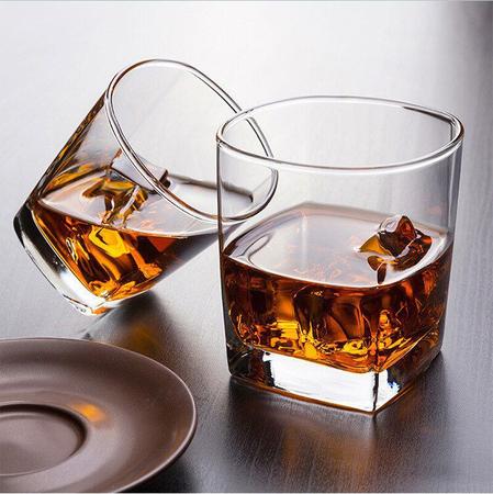 Jogo Copos 6 pçs De Vidro Fundo Giratório P/ Whisky 360° 170 Ml - Structure  Presentes