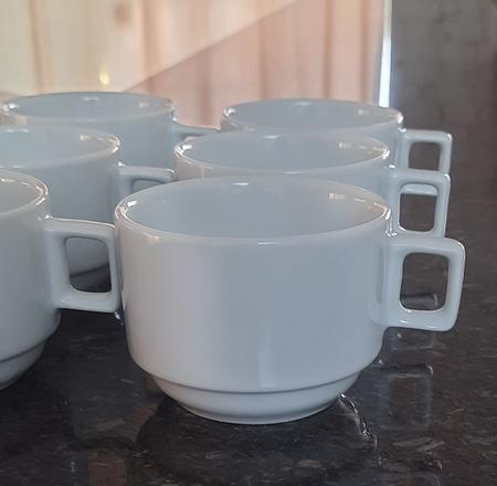 Jogo 6 xícaras de Café e Chá com pires - 200 ml Empilháveis - Porcelana  branca - Antilope Decor Porcelanas - Xícaras de Café - Magazine Luiza
