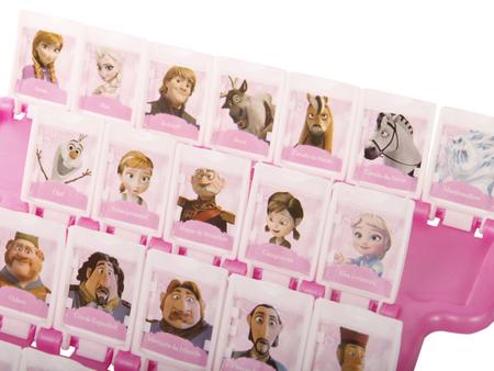 Jogo de Tabuleiro Cara a Cara Frozen II Disney 1602900163 Jogos de Mesa  Adivinhação Personagens Brinquedo Criança Menino Menina Família Presente -  Estrela - Jogos de Tabuleiro - Magazine Luiza