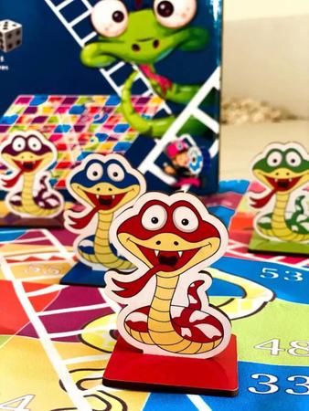 Brinquedos Educativos - TRADICIONAL JOGO COBRAS E ESCADAS GIGANTE ZASTRAS -  ZASTRAS BRINQUEDOS - Jogos Educativos - Magazine Luiza