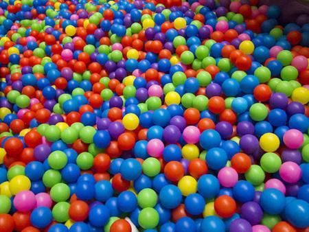Uma coleção de bolas coloridas para o jogo.