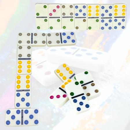 Jogo De Domino Com Estojo Em Lata 28 Peças Diversão Garantida