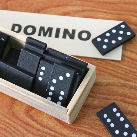 Jogo de Domino em Ingles 28 Pecas em Madeira Ciabrink - Jogo de