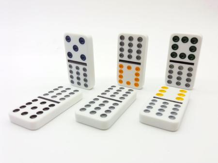 Jogo De Domino Trem Mexicano Na Lata Com 91pcs Hoyle - Livrarias