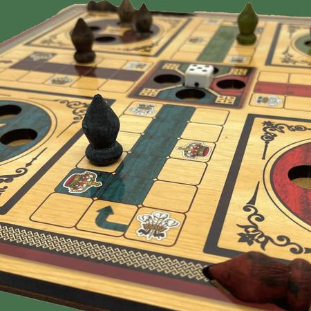 Jogo Ludo Tabuleiro De Mesa Pinos Em Madeira MDF Tradicional - Maninho -  Jogos de Tabuleiro - Magazine Luiza