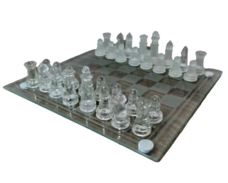 Jogo De Xadrez Profissional Tabuleiro E Peças Em Vidro Luxo - Glass Chess -  Jogo de Dominó, Dama e Xadrez - Magazine Luiza