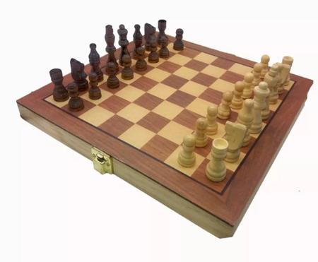 Jogo de Xadrez e Dama 2 em 1 tabuleiro dobrável de madeira tamanho oficial  peças em madeira - Hoyle Games - Jogo de Dominó, Dama e Xadrez - Magazine  Luiza