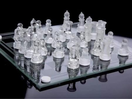 Jogo De Xadrez Profissional Tabuleiro E Peças Em Vidro Luxo - Glass Chess -  Jogo de Dominó, Dama e Xadrez - Magazine Luiza