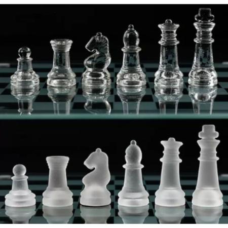 Jogo De Xadrez Profissional Tabuleiro E Peças Em Vidro Luxo - Glass Chess -  Jogo de Dominó, Dama e Xadrez - Magazine Luiza