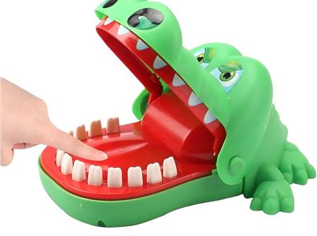 Jogo infantil crocodilo jacare dentista acerte O dente polibrinq em  Promoção na Americanas