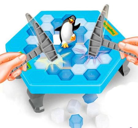 Jogo americano de mesa redonda com bolinhas de pinguim fofo