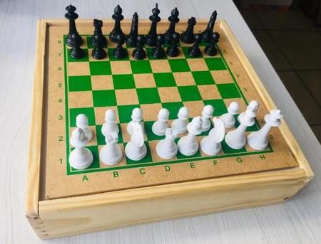 Kit 2 Jogos de Xadrez 5 em 1 Cada com Espaço para Armazenar as Peças -  Saldão - Papel Mache