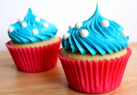 Imagem de Kit 12 Formas Silicone Cupcake Forminhas Bolo Muffin Petit