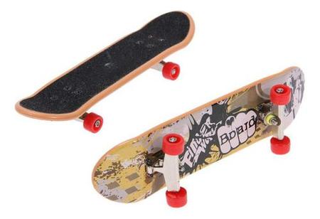 Kit 2 Mini Skate De Dedo Infantil Com Acessório Criança