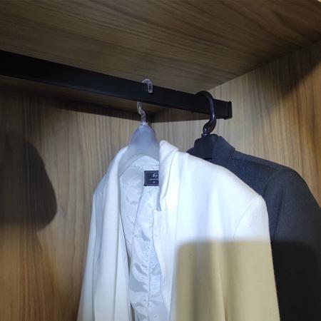 Imagem de Kit 20 Cabides de Roupa Giratório Reforçado Organizador Socialle Closets Armários Lojas Adulto