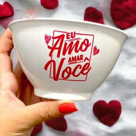 Kit 20 Cumbucas Bowl 400ml Amo Amar Você Namorados + Colher - Fortinjet Imagem de Kit 20 Cumbucas Bowl 400ml Amo Amar Você Namorados + Colher