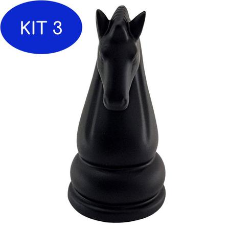 Uma peça de xadrez preta com uma cabeça de cavalo.