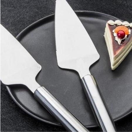 Kit 3 Espátulas Para Bolo Torta Serrilhado Colher Pá Inox - Art House Imagem de Kit 3 Espátulas Para Bolo Torta Serrilhado Colher Pá Inox