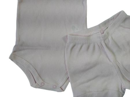 Imagem de Kit 3 Peças - Conjunto Body Liso Manga Curta + Shorts em 100% Algodão. Combinação perfeita para o bebê ficar mais lindo e bem fresquinho neste calor