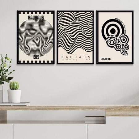 Kit 3 Quadros Posters Bauhaus - Preto E Branco 24X18Cm - Quadros On-Line Imagem de Kit 3 Quadros Posters Bauhaus - Preto E Branco 24X18Cm