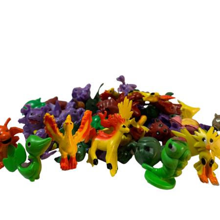Kit com 96 Pokémons em miniatura