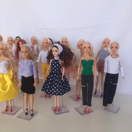 Kit 10 Looks, Roupinhas Sortidas Para Barbie - Rose Roupas De Bonecas -  Roupa de Boneca - Magazine Luiza