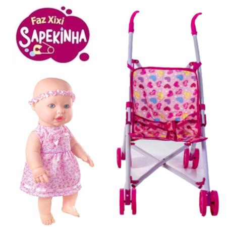 Imagem de Kit Boneca Faz Xixi Sapeka + Mamadeira + Fralda + Carrinho