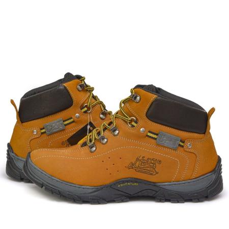 Kit com Bota Adventure + Chinelo + Carteira e Cinto