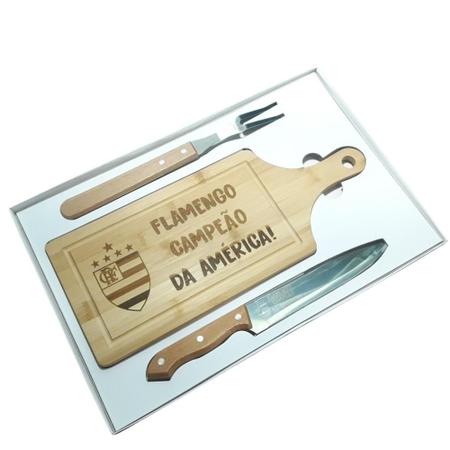 Kit Churrasco Times de Futebol com Tábua Faca e Garfo Personalizado - Loja Muvuca Imagem de Kit Churrasco Times de Futebol com Tábua Faca e Garfo Personalizado